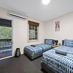 Facilitated 4 Bedroom House & Icc&Darling Harbour-8 Mins Walk