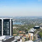 St Leonards 2B2B Apt With Skyview