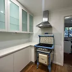 Comfortable 2 Bedroom House Glebe