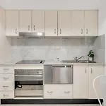 Modern Coastal City Escape In Manly