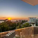 Endless Views By Sydney Dreams With Parking