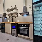 Trademark Hostel - Fully Air Conditioned