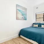 Bondi Bliss ~ Stylish & Comfy Gem ~ Walk To Beach!