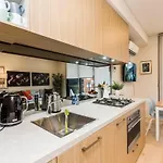 Air Conditioned One Bedroom With Pool Close To Cbd
