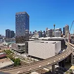 Perfect Pyrmont Penthouse With Sydney Tower View