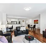 Poolside 2-Bed Haven, Walk To City Centre