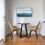 Historic Art-Filled Studio Close To Transport