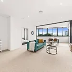 Two Beds Water & Bridge View 9Th Lv
