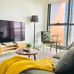 Modern Apartment St Leonards