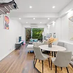 Oasis 4Br House & Darling Harbour&Casino-7 Mins Walk