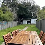 Charming 3 Bedroom On The Edge Of Downtown Glebe