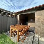 Charming 3 Bedroom On The Edge Of Downtown Glebe