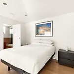 Beachside 1-Bed With Courtyard In Bondi Beach