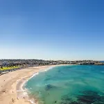 Beachside 1-Bed With Courtyard In Bondi Beach