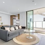 301B City View 2Bedroom Abnb Style Apt Nr Plaza And Train Central With 2 Free Parking