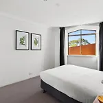 Spacious Inner-West 2-Bed With Alfresco Dining