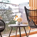 Modern Two Bed Apt In The Centre Of Erskenville