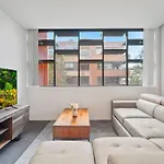 Modern Two Bed Apt In The Centre Of Erskenville