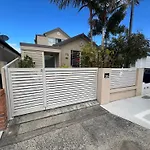 Eastlakes 2 Bedroom Close To Airport