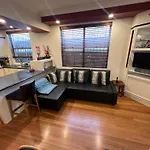 Eastlakes 2 Bedroom Close To Airport