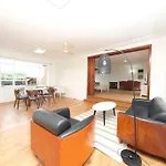 Carlingford Spacious 5Br Home Sleeps 10