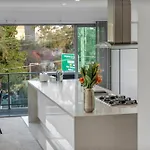 Luxury Retreat Sydney Airport Direct Train Line