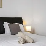 Comfy 2B Apartment In Zetland