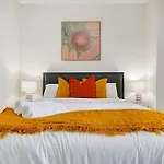 Airport And Waterview Retreat