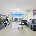 Airport And Waterview Retreat