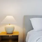 Airport And Waterview Retreat