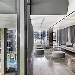 Stylish 2 Bed In Central Cbd With Pool, Gym & Sauna