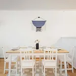 A Stylish Studio For 6 Next To Darling Harbour