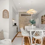 The Paddington Eleganza Isyd