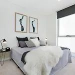 Ultra Modern 2 Bdrm In St Leonards Crows Nest - 803Nor