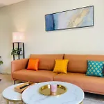 2Br Apt Near Airpot Bay City With Parking
