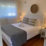 Luxe-Coastal Balmoral Townhouse