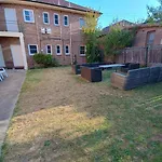 Accommodation Sydney Rockdale - 2 Bedroom Pet Friendly Budget Apartments Near Rockdale Station And Brighton Le Sands Beach