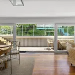 Poolside Stay - Close To Taronga Zoo & Luna Park