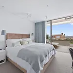 Oceanview Luxe Escape In Bondi With Parking