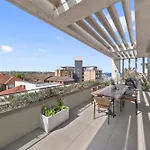 Oceanview Luxe Escape In Bondi With Parking
