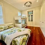 House 3 Bedrooms 2 Baths 2 Parkings In Mosman