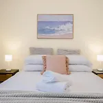 Escape To Neutral Bay -Perfect Home Away From Home
