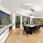 3 Bedroom Darling Harbour Apartment