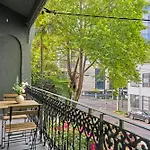 Country In City Darling Harbour Retreat Pool