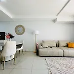 Jc Home In Mascot, Parking Available