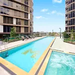 Meriton Suites George Street, Parramatta