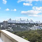 Cozy 1Br & Study Retreat With Outdoor Pool In Mq