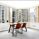 Central Sydney Apartment With Pool, Sauna & Gym