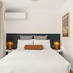 Manly Chic - A Breezy Beachside Studio