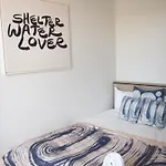 Barrys Beach Road Hotel